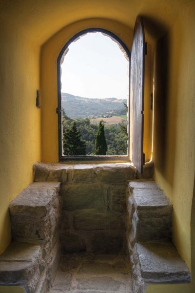 Vista dalla Torre medievale - Castello di Petroia