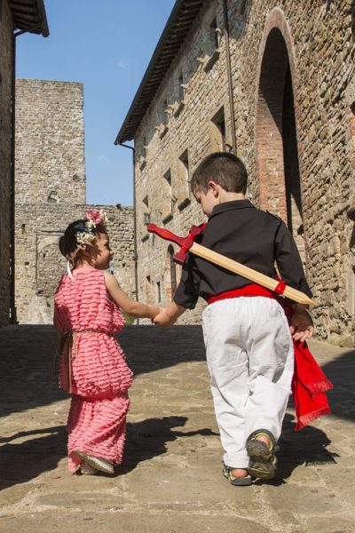 piccoli Dama e Cavaliere al Castello di Petroia