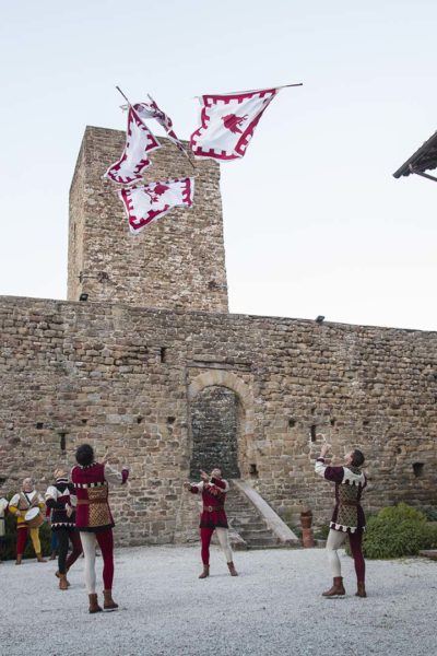 Sbandieratori di Gubbio al Castello di Petroia